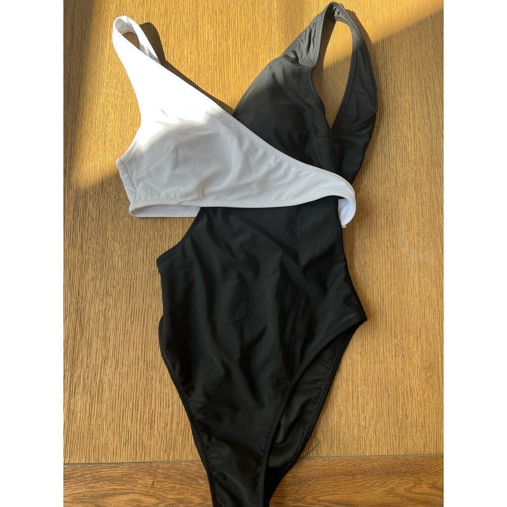 Blooming Jelly Size Small Swim New With Tags